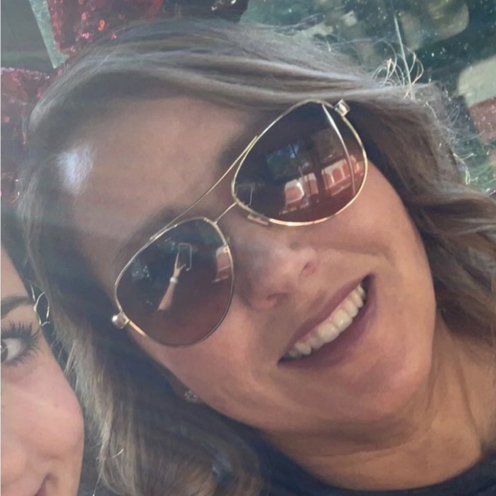 Meet your Posher, Sandy